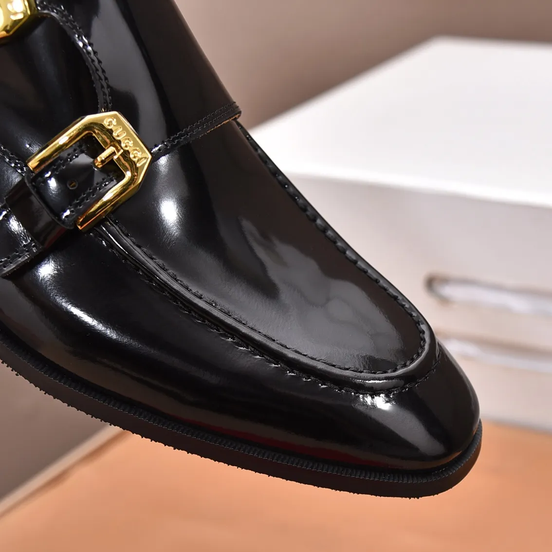 Men's shoes 💰560 (high-end, all cowhide) GUCCI high-end formal leather shoes, original imported fabrics from Italy, cowhide lining, original hardware. I believe you will be struck by it from the first moment you see it. The avant-garde atmosphere can no longer fully interpret its elegance. AAA grade rubber outsole, super comfortable. Original counter last, ensuring its original version and quality. The simple upper ensures its comfort and breathability. A pair of truly good shoes has its own unique soul, famous quality, regular size 38-44 (45 46 customized)